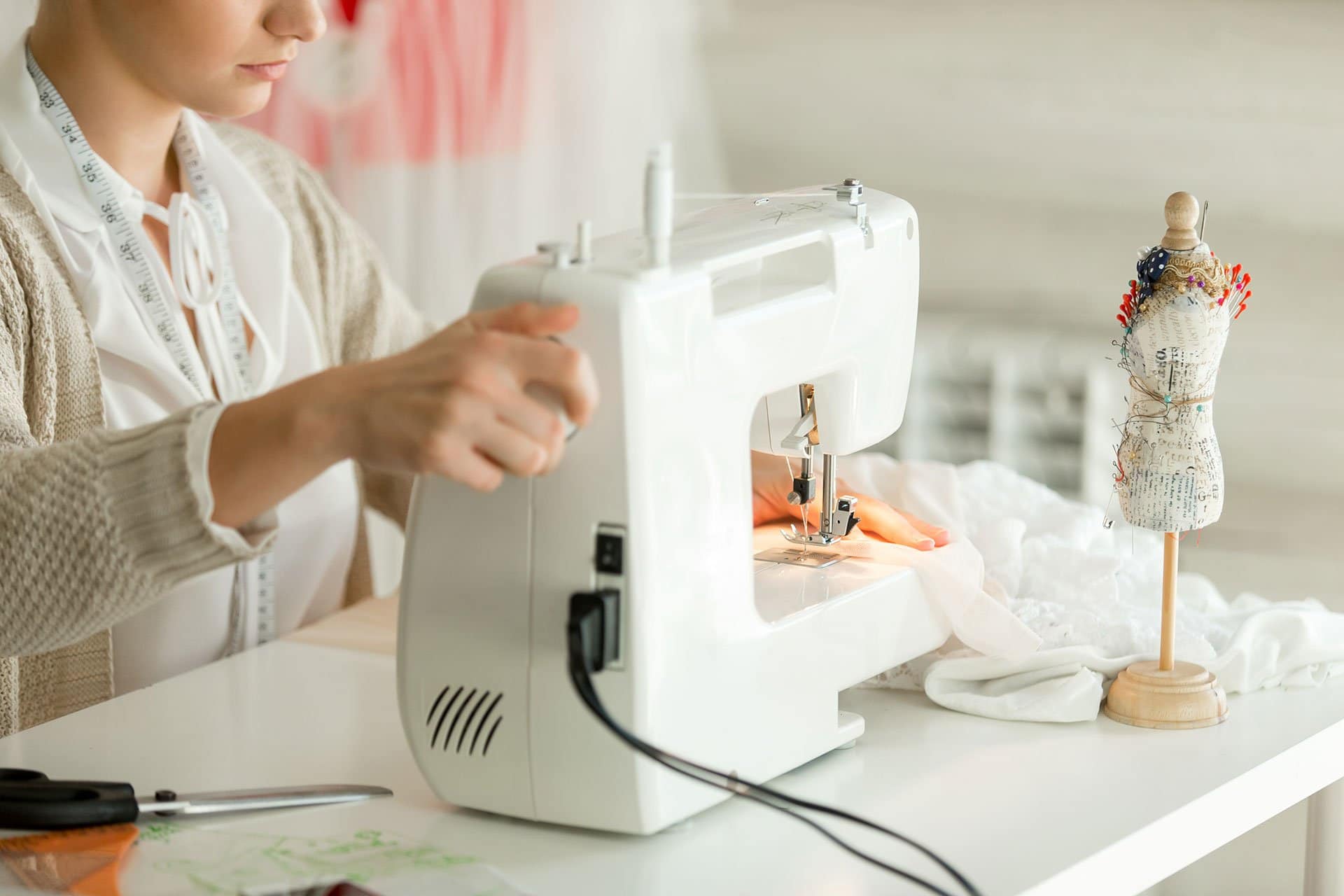 5 Best Mechanical Sewing Machines Reviewed in Detail (Summer 2023)