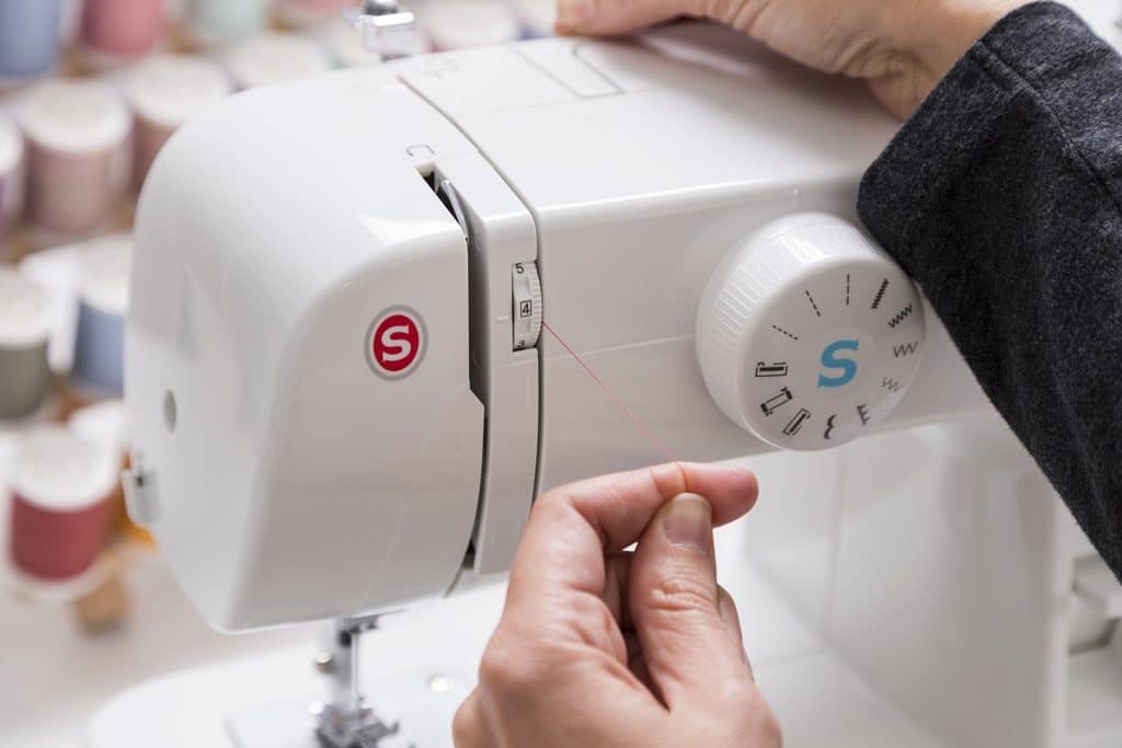5 Best Sewing Machines Under 100 Dollars (Fall 2022)