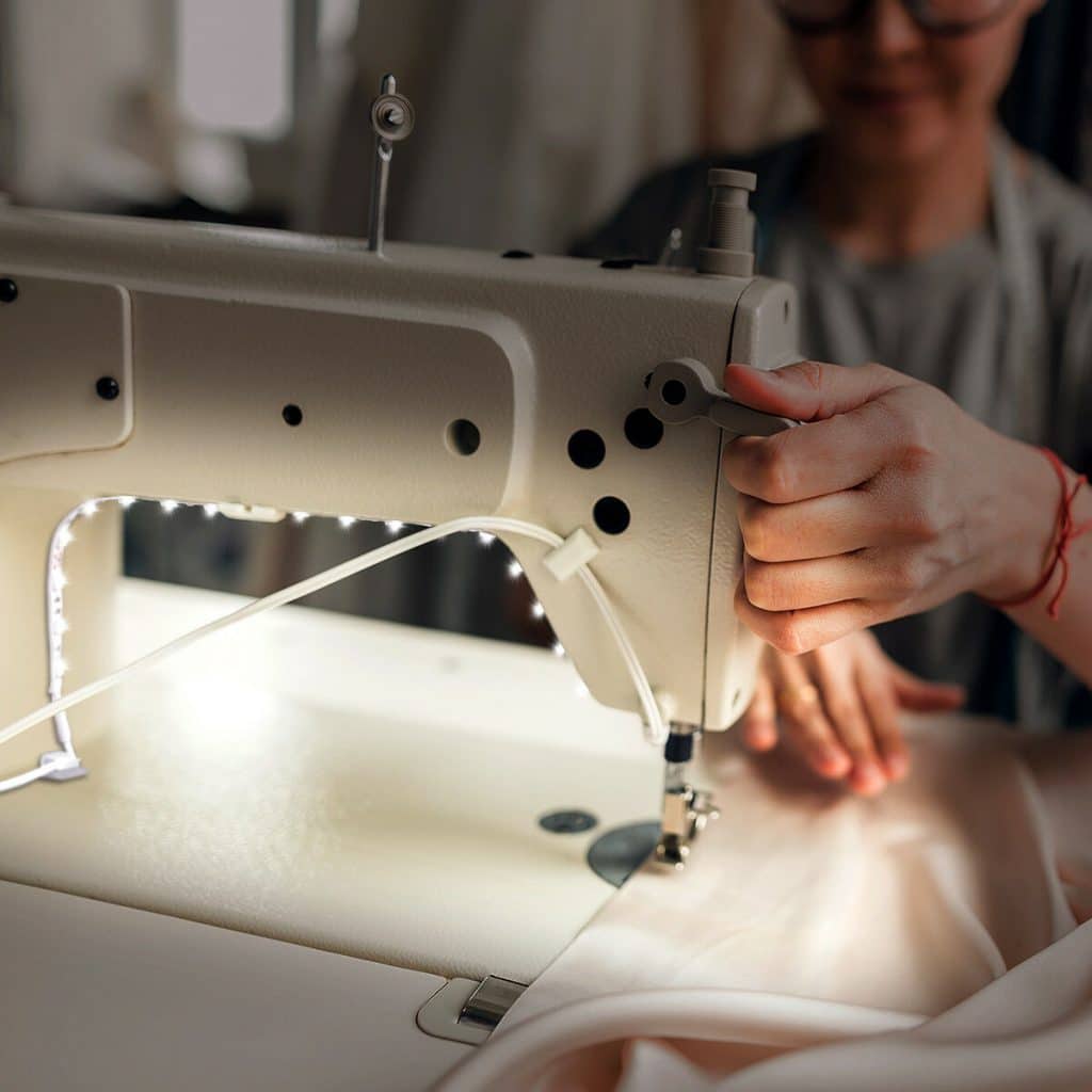 7 Best Sewing Machine Lights: Brighten Up Your Sewing Space (Summer 2022)