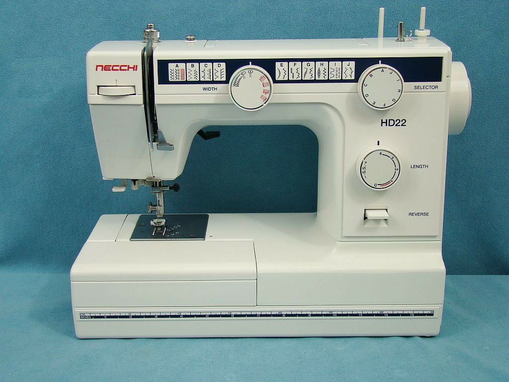 5 Best Necchi Sewing Machines – Reviews and Buying Guide (Summer 2022)
