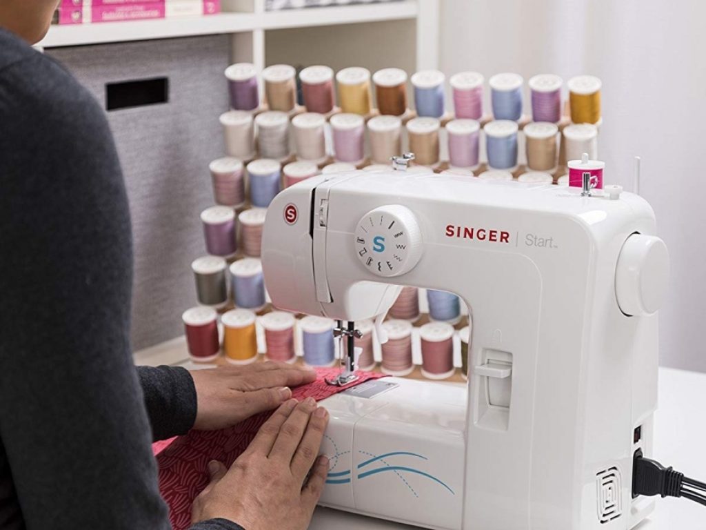 5 Best Sewing Machines for Buttonholes Done Just Right