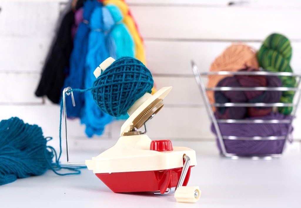 8 Best Yarn Winders for Perfect Skeins Easy to Use (Summer 2022)