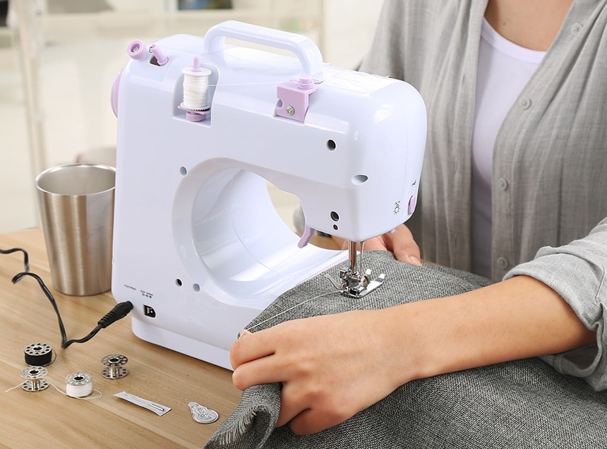 Serger vs. Sewing Machine A Detailed Guide