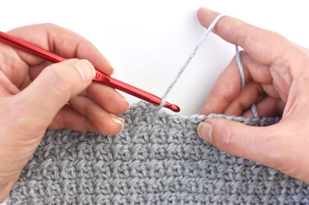 6 Best Crochet Hooks for Easy Knitting (2023)