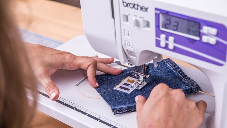 7 Best Automatic Sewing Machines - Amazing and Easy to Use Features (Spring 2023)