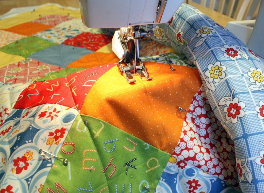 Basting a Quilt: 8 Simple Methods