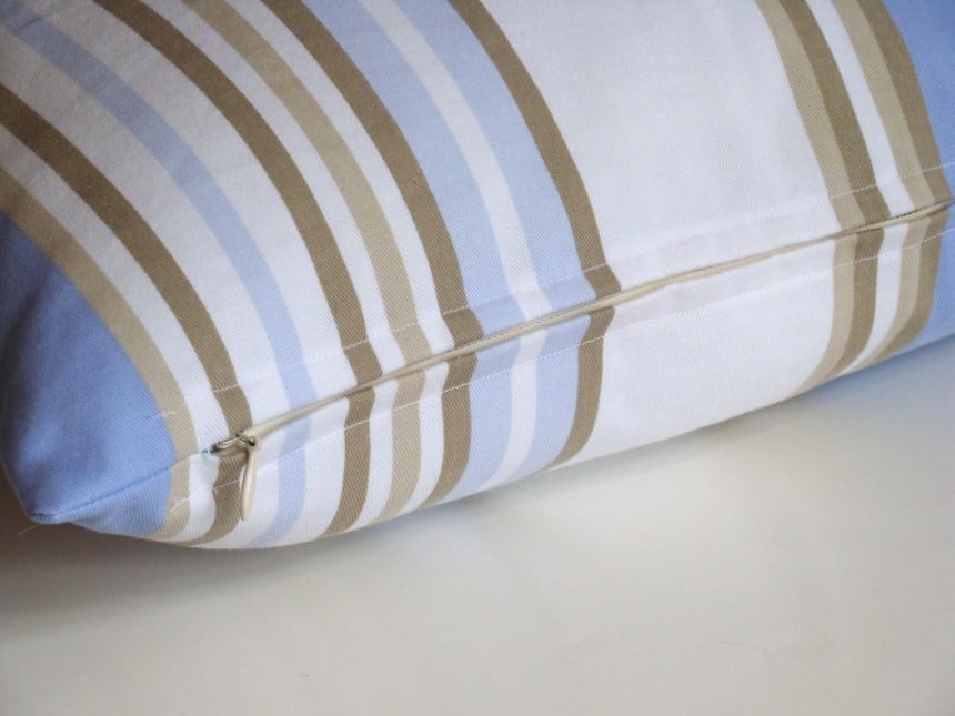 How to Sew a Pillow by Hand and with a Sewing Machine