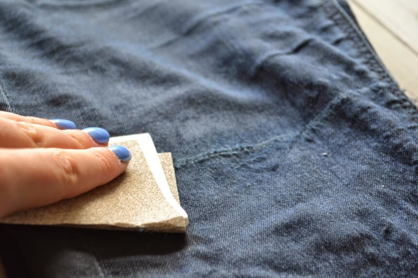 How to Fade Jeans Evenly and Quickly