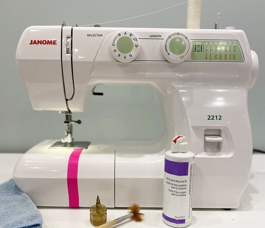 Janome 2212 Review: A Simple Sewing Machine for Newbies